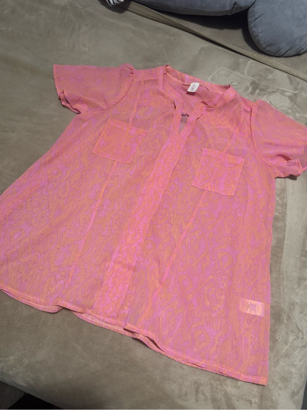 Lightweight Pink Sheer Short-Sleeve Blouse with Chest Pockets